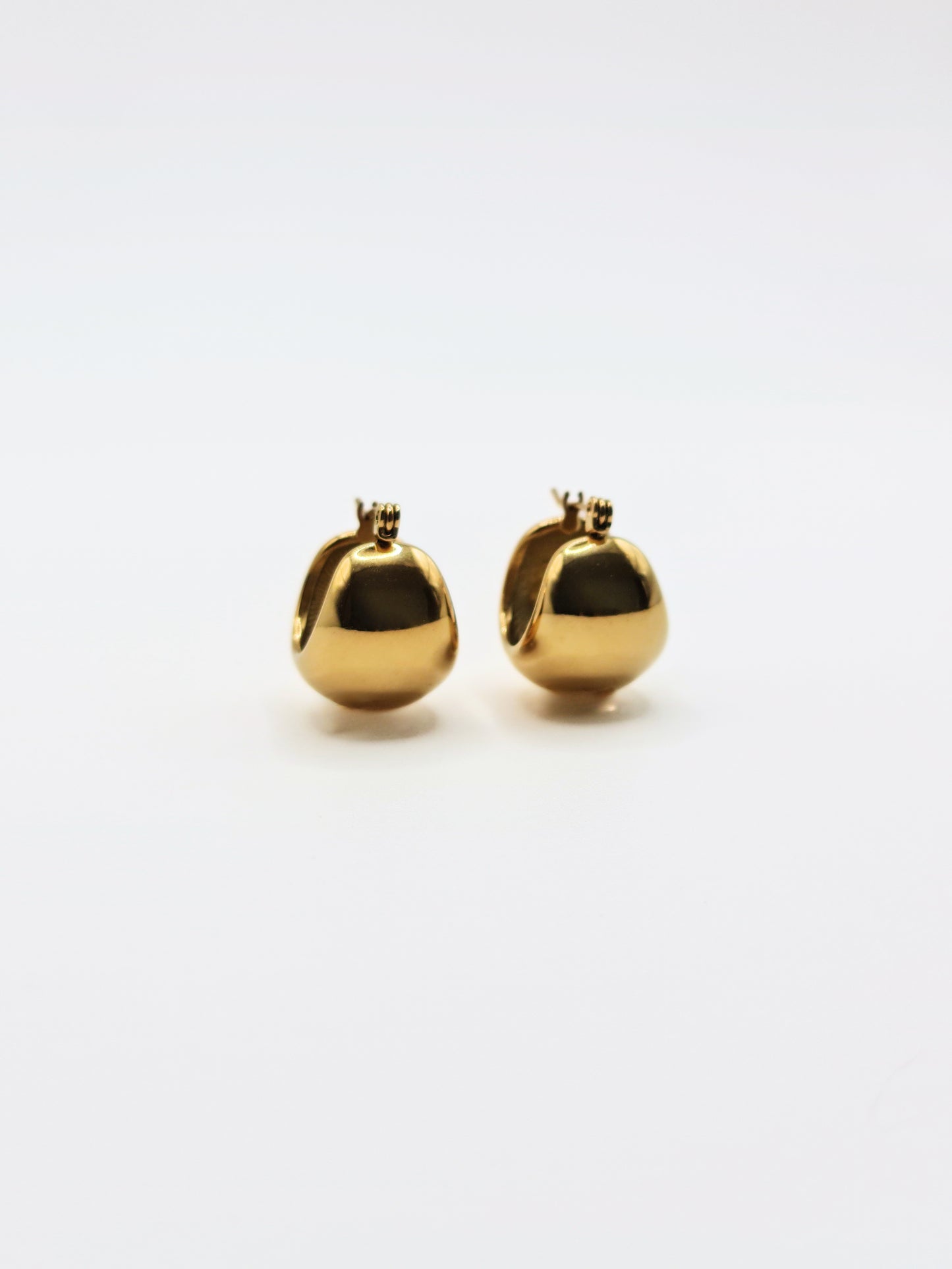 The Sphere 18k Gold Plated Tarnish-Free Basket Hoop Earrings