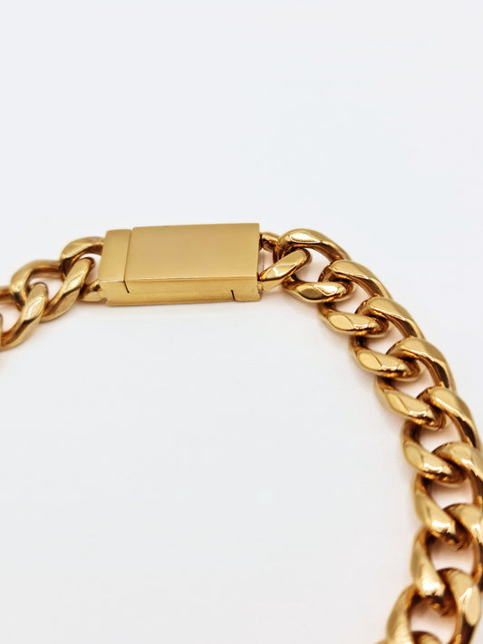 The Arlo 18k Gold Plated Tarnish-Free Magnetic Curb Chain Bracelet