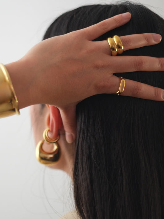 The Addison 18k Gold Plated Tarnish-Free Crystal Side Signet Ring