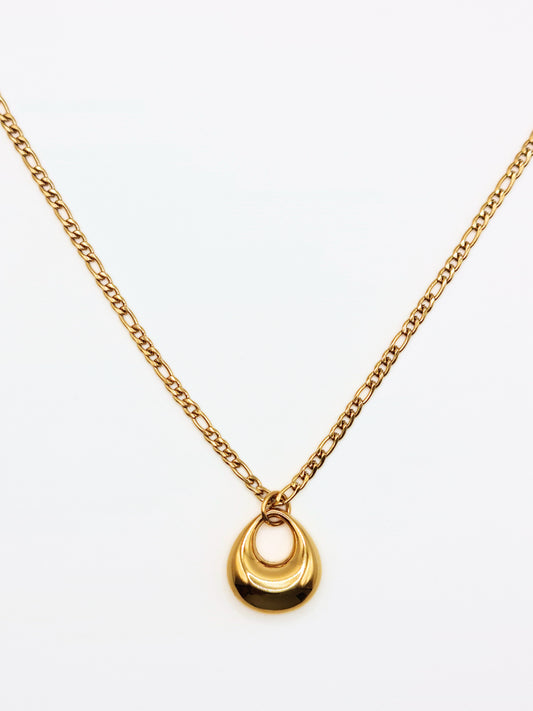 The Phira 18k Gold Plated Tarnish-Free Oval Pendant Necklace
