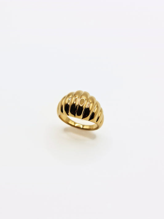 The Pendour 18k Gold Plated Tarnish-Free Ridged Dome Ring