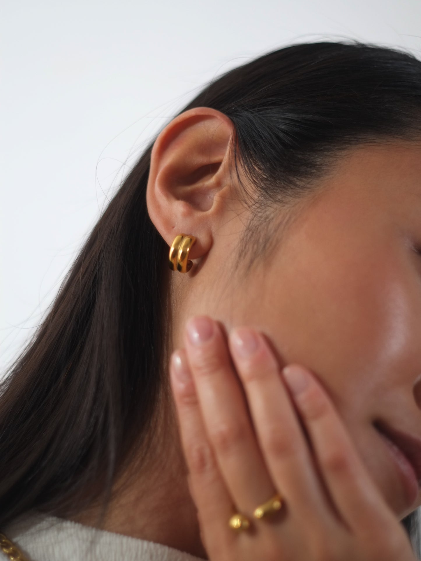 The Barrel 18k Gold Plated Tarnish-Free Ridged Hoop Earrings