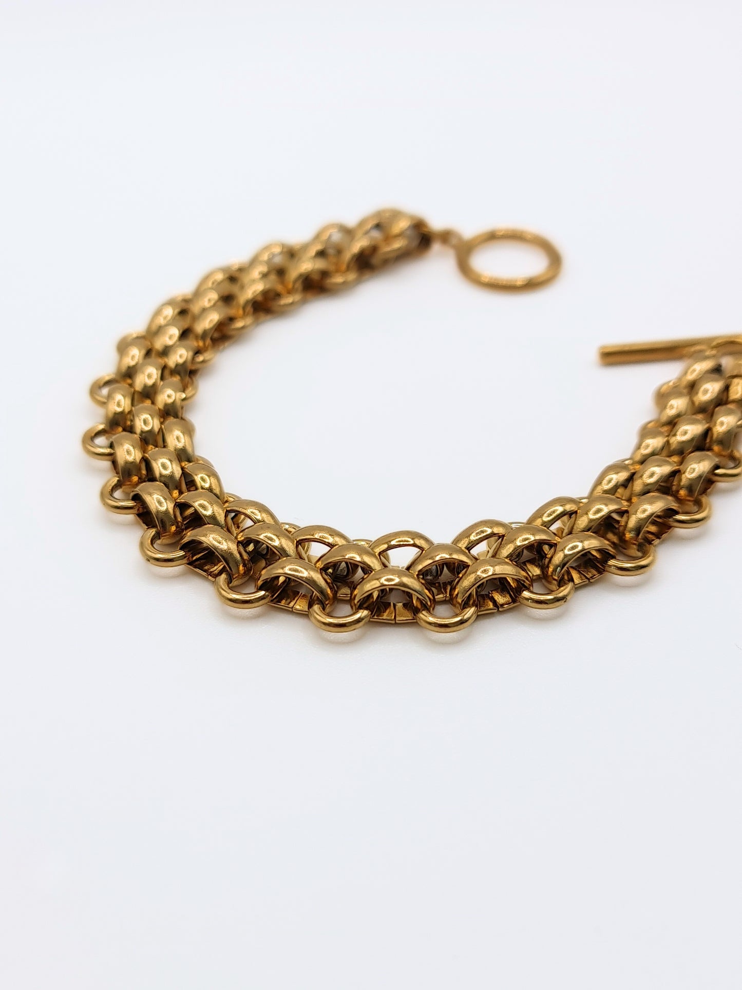 The Archie 18k Gold Plated Stainless T-Bar Fastening Chunky Chain Bracelet.