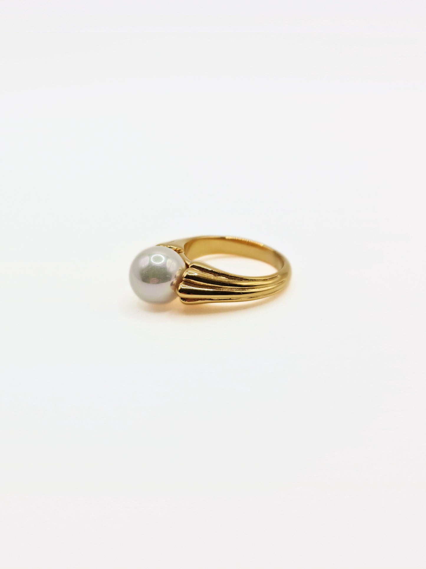 gold-pearl-statement-ring-vintage-stainless-steel-tarnish-free-jewellery-waterproof-ember-and-stone-2