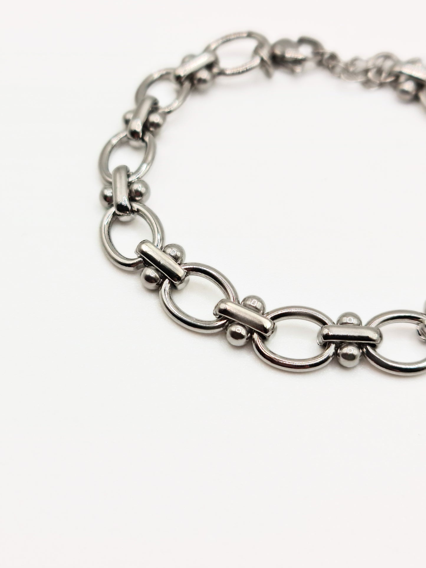 silver-chunky-tattoo-chain-necklace-bracelet-matching-set-stainless-steel-tarnish-free-jewellery-waterproof-ember-and-stone-2_ae7d9e88-1bd9-4f82-9cc0-214d606ff10a