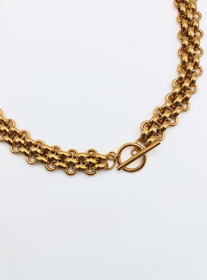 The Archie 18k Gold Plated Stainless T-Bar Fastening Chunky Chain Necklace.