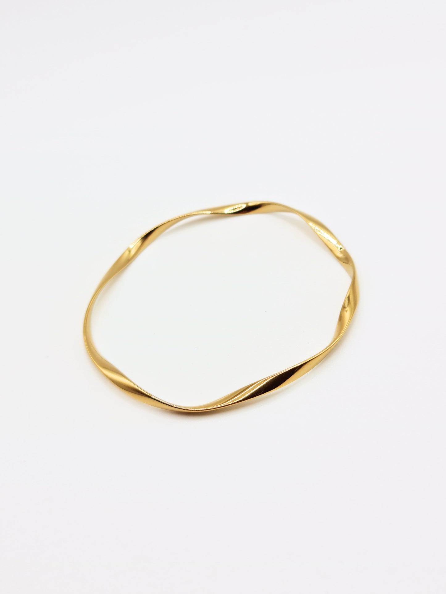 The Wesley 18k Gold Plated Tarnish-Free Wavey Twist Fine Bangle Bracelet