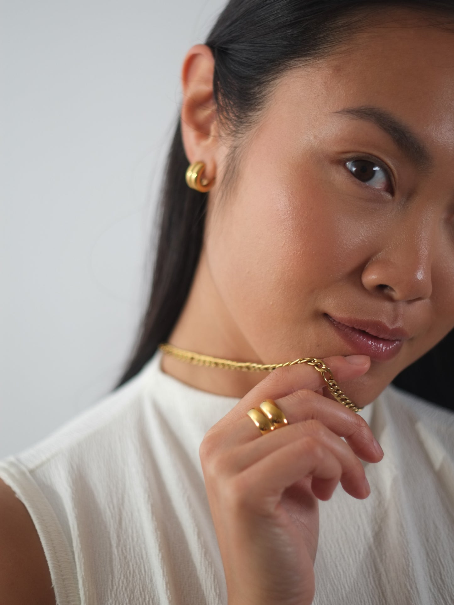 The Felix Set 18k Gold Plated Finish Tarnish-Free Figaro Chain Necklace & Bracelet