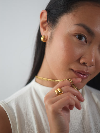 The Felix Set 18k Gold Plated Finish Tarnish-Free Figaro Chain Necklace & Bracelet