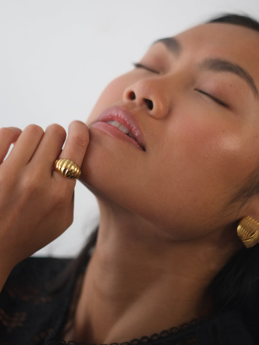The Pendour 18k Gold Plated Tarnish-Free Ridged Dome Ring