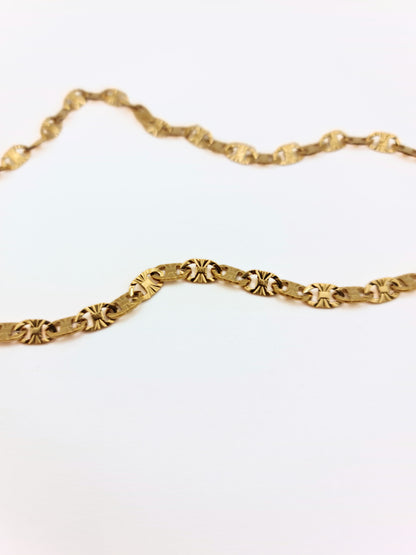 The Farah 18k Gold Plated Tarnish Free Delicate Textured Chain Necklace.