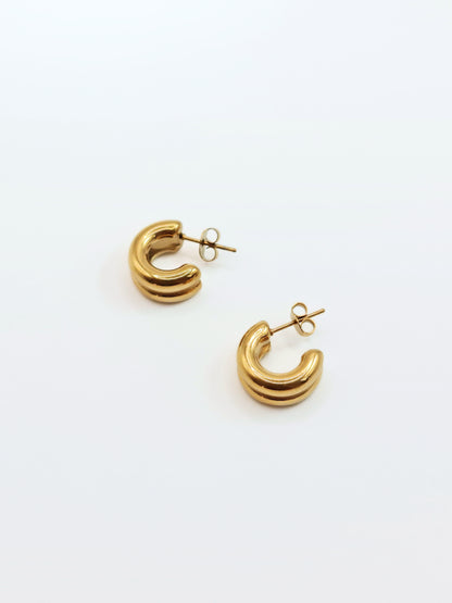 The Barrel 18k Gold Plated Tarnish-Free Ridged Hoop Earrings