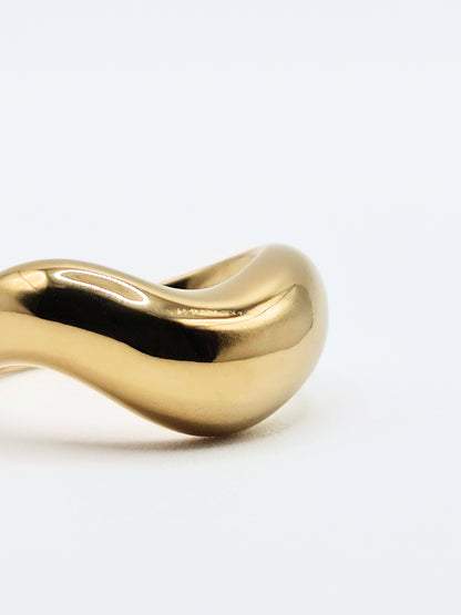 The Galliard 18k Gold Plated Tarnish-Free Lipped Ring