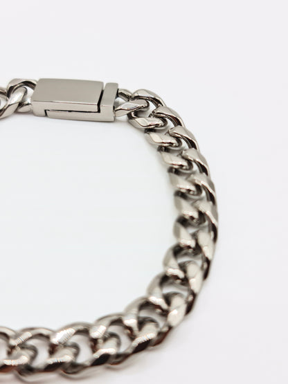 The Arlo Silver Finish Tarnish-Free Magnetic Curb Chain Bracelet
