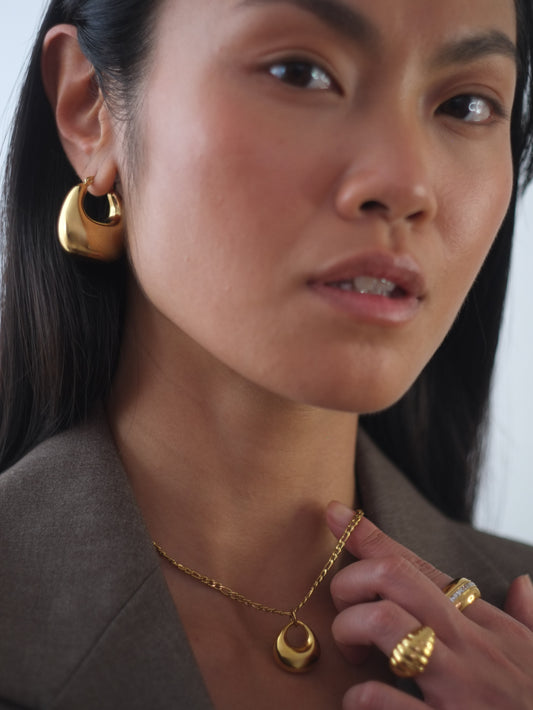 The Phira 18k Gold Plated Tarnish-Free Oval Pendant Necklace