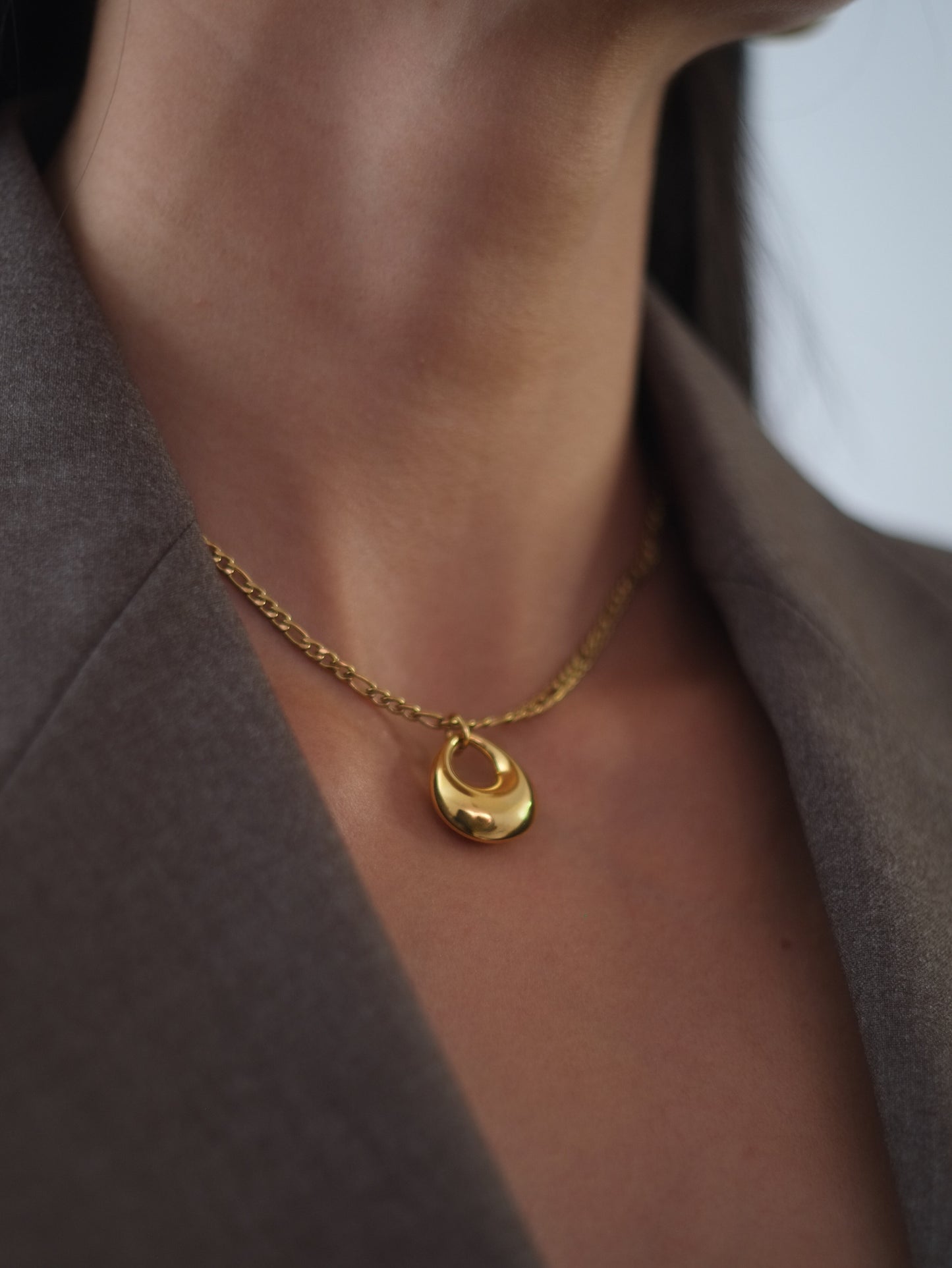 The Phira 18k Gold Plated Tarnish-Free Oval Pendant Necklace