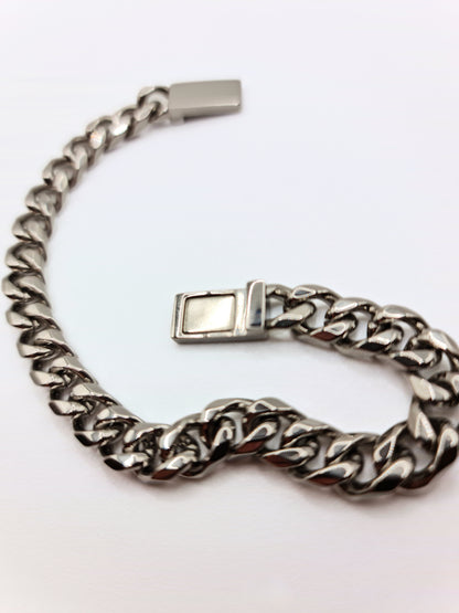 The Arlo Silver Finish Tarnish-Free Magnetic Curb Chain Bracelet