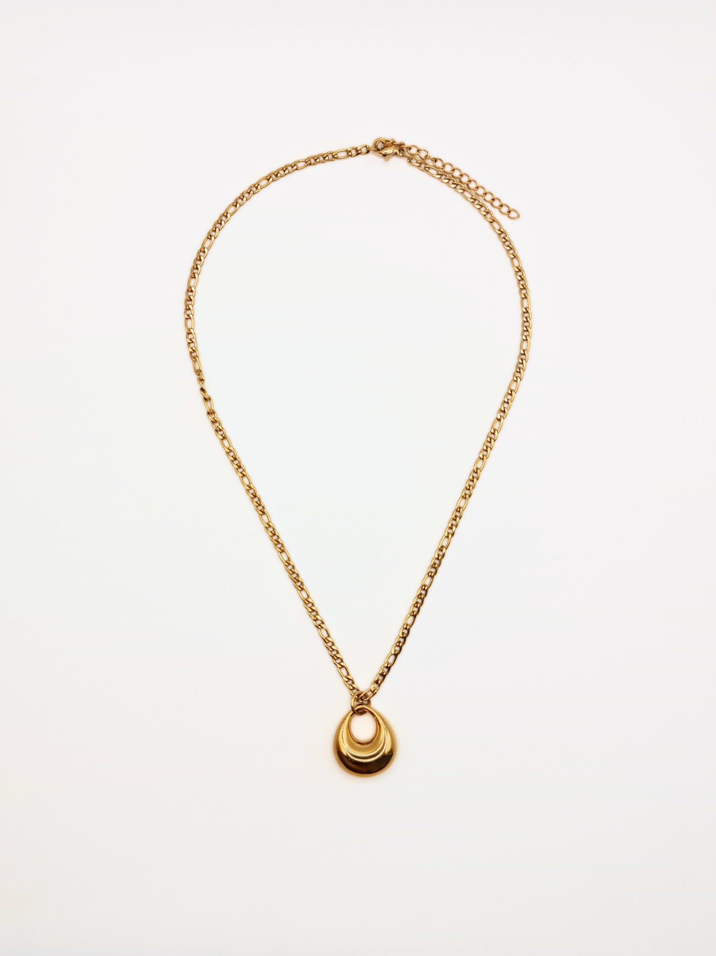 The Phira 18k Gold Plated Tarnish-Free Oval Pendant Necklace