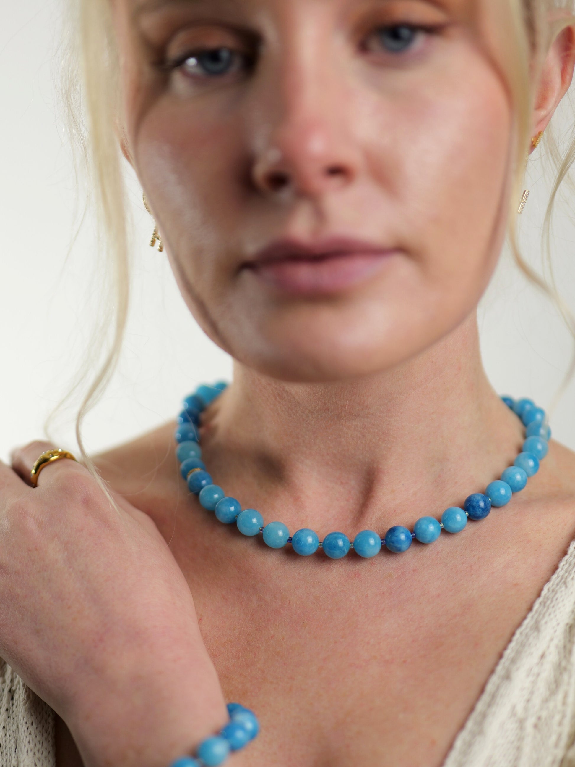blue-agate-natural-stone-beaded-necklace-summer-jewellery-waterproof-1