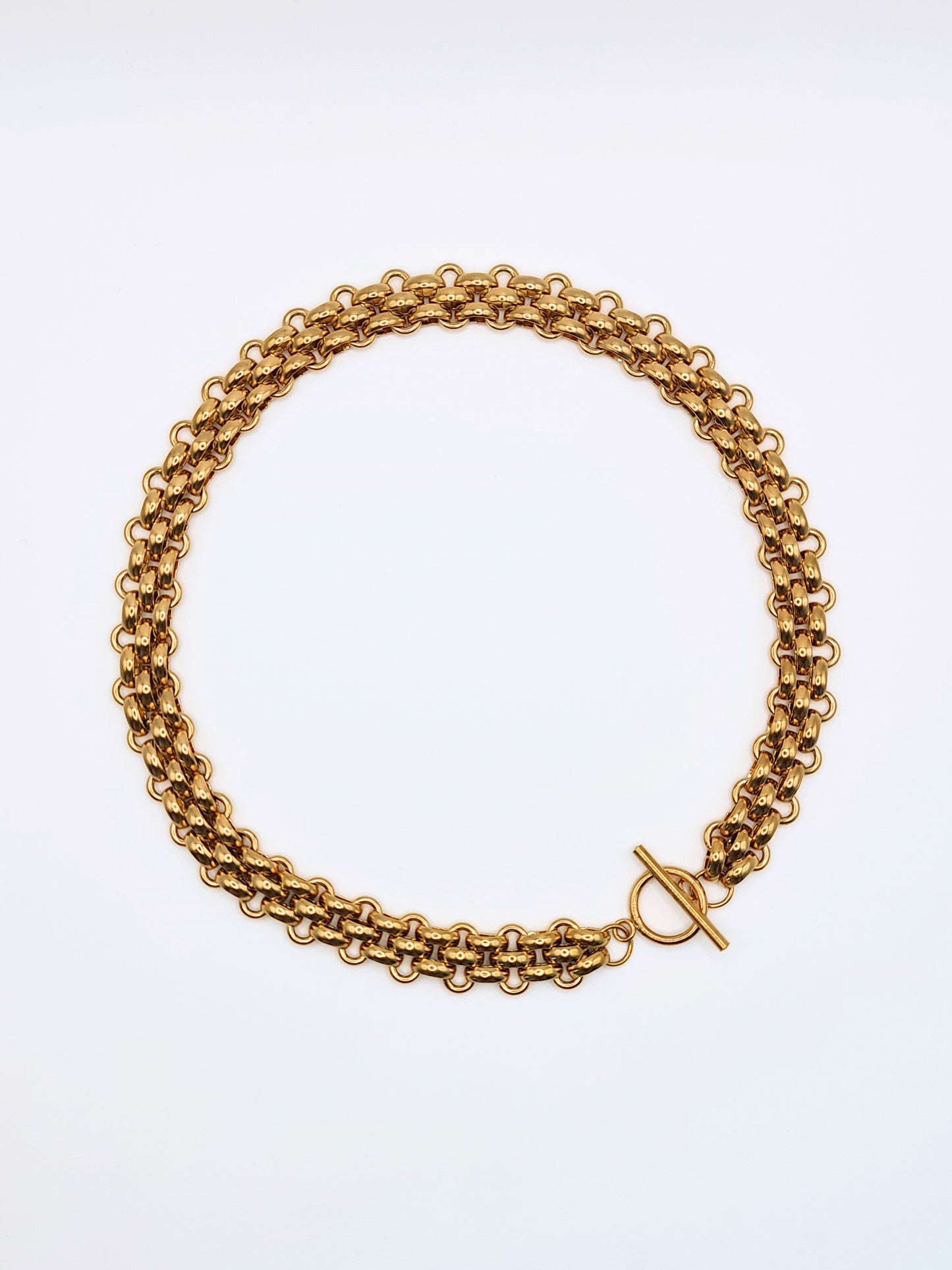 The Archie 18k Gold Plated Stainless T-Bar Fastening Chunky Chain Necklace.