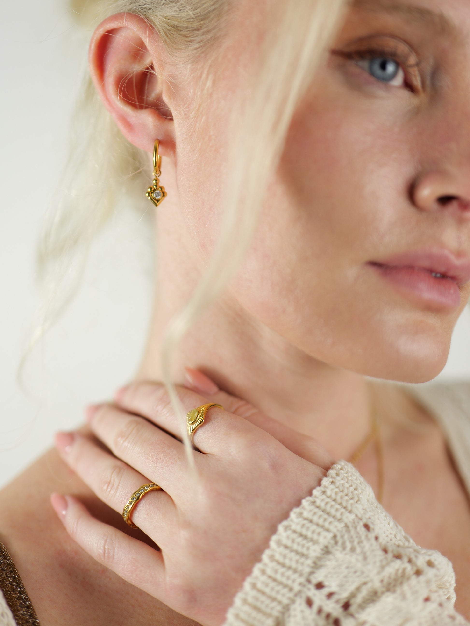 gold-cateseye-gemstone-natural-stone-semi-precious-stacking-ring-vintage-stainless-steel-tarnish-free-jewellery-waterproof-ember-and-stone-1