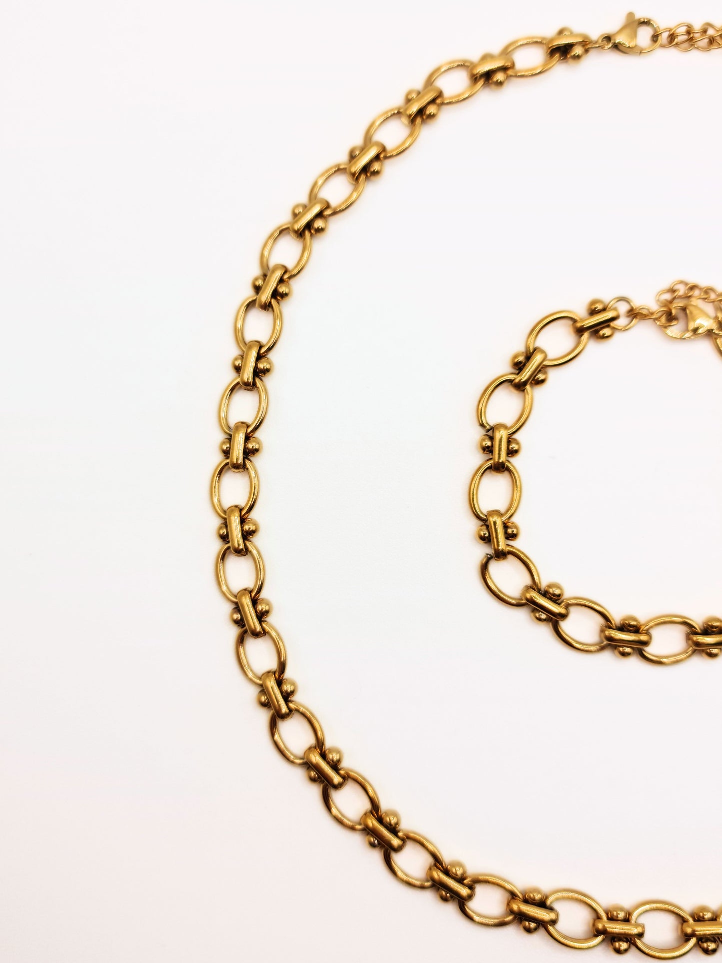 gold-chunky-tattoo-chain-necklace-bracelet-matching-set-stainless-steel-tarnish-free-jewellery-waterproof-ember-and-stone-1