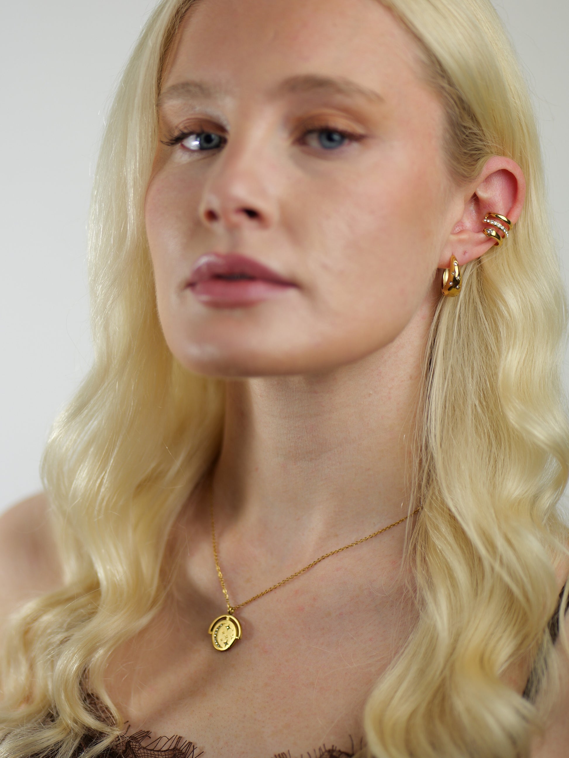 gold-crystal-celestial-coin-pendant-necklace-tarnish-free-jewellery-waterproof-stainless-steel