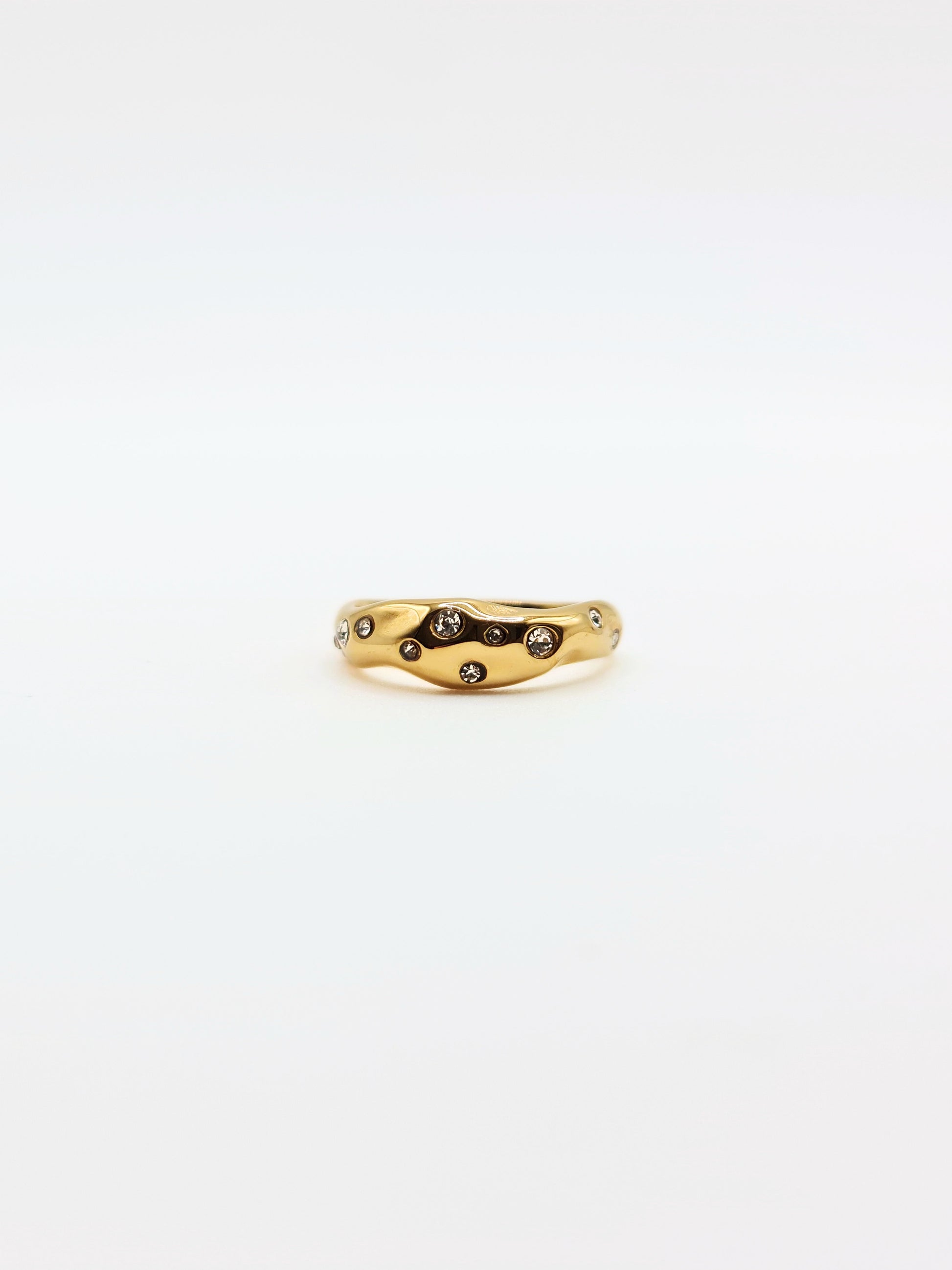 gold-crystal-organic-hammered-stacking-ring-stainless-steel-tarnish-free-jewellery-waterproof-ember-and-stone-5