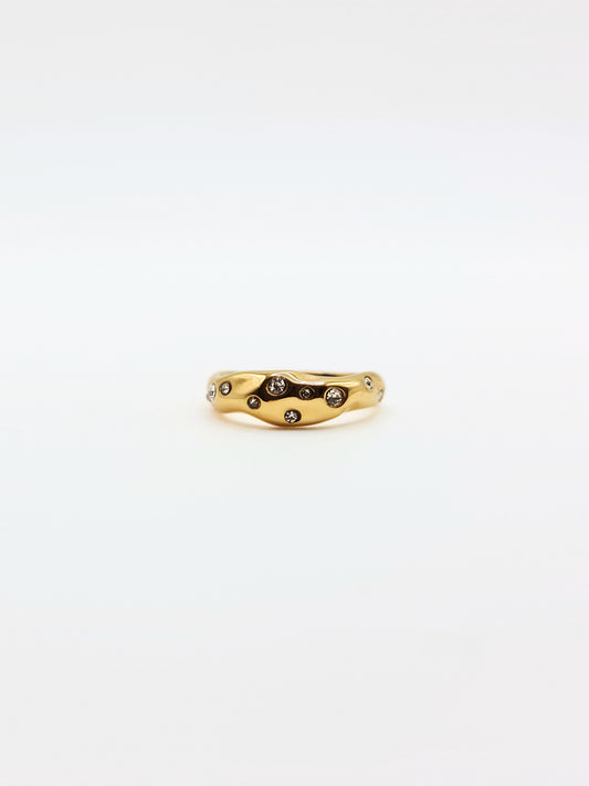 gold-crystal-organic-hammered-stacking-ring-stainless-steel-tarnish-free-jewellery-waterproof-ember-and-stone-5