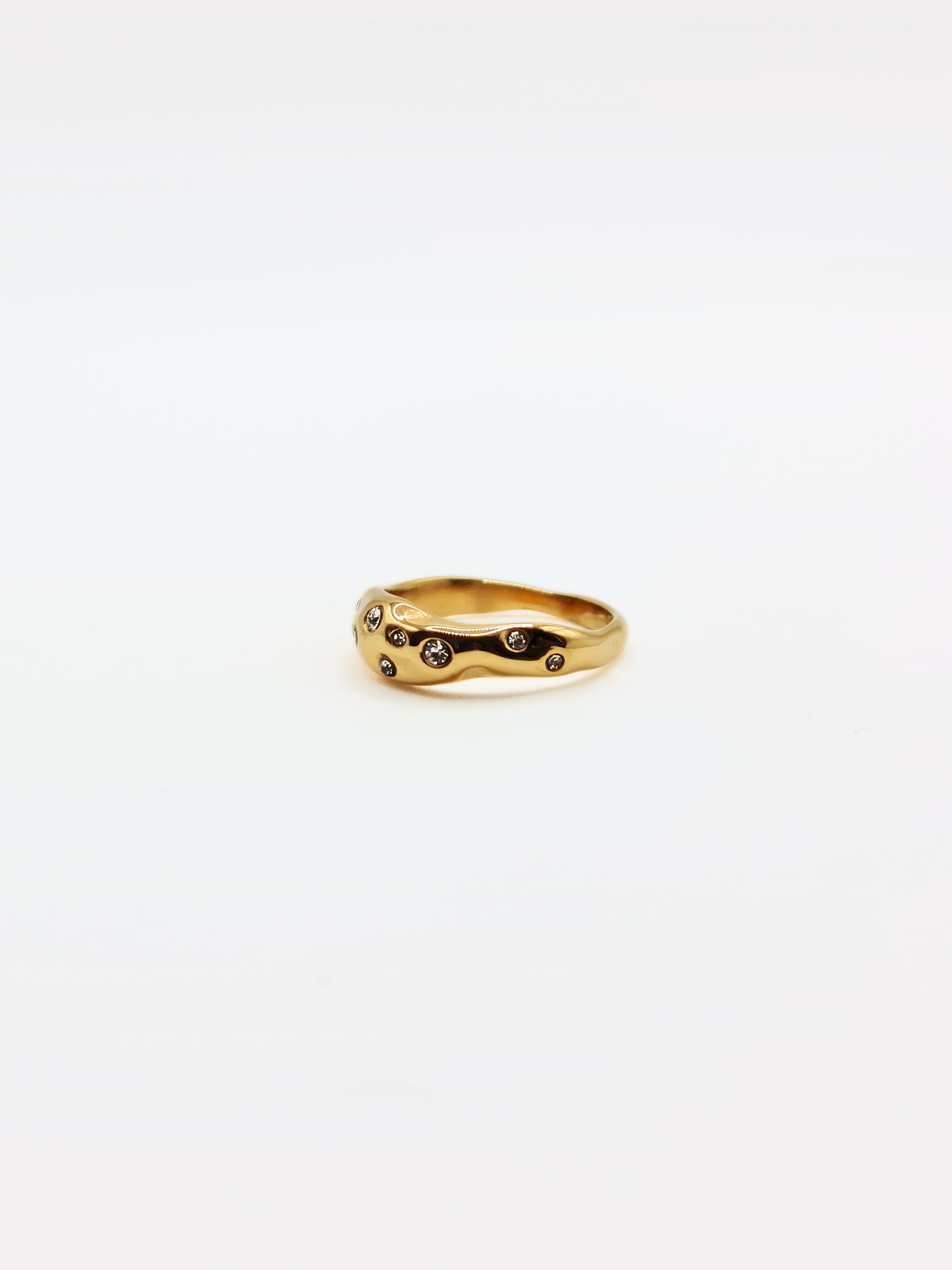 gold-crystal-organic-hammered-stacking-ring-stainless-steel-tarnish-free-jewellery-waterproof-ember-and-stone-5