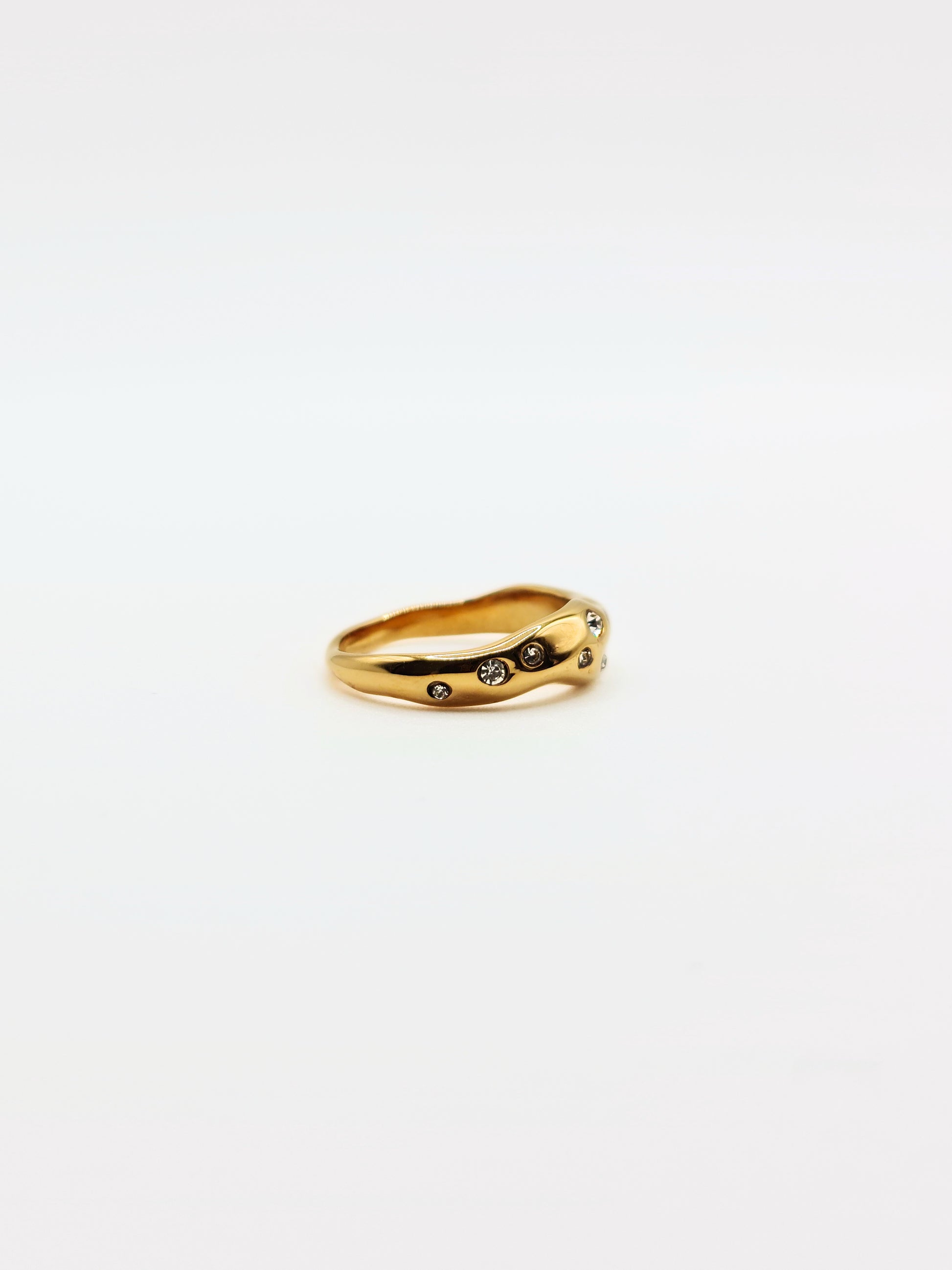 gold-crystal-organic-hammered-stacking-ring-stainless-steel-tarnish-free-jewellery-waterproof-ember-and-stone-5