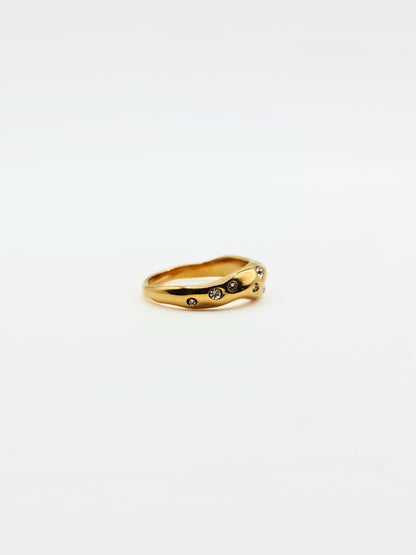 gold-crystal-organic-hammered-stacking-ring-stainless-steel-tarnish-free-jewellery-waterproof-ember-and-stone-5