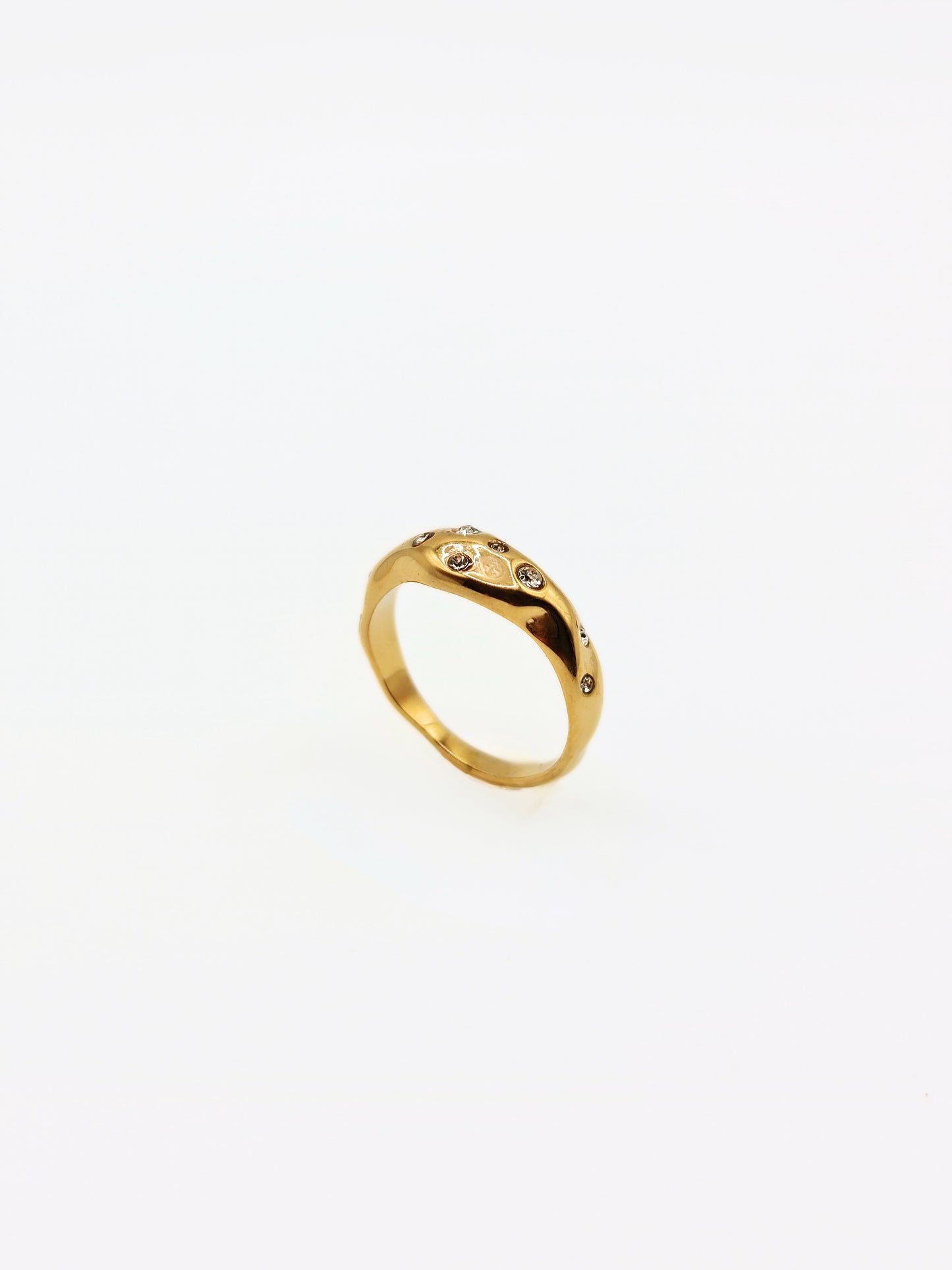 gold-crystal-organic-hammered-stacking-ring-stainless-steel-tarnish-free-jewellery-waterproof-ember-and-stone-5