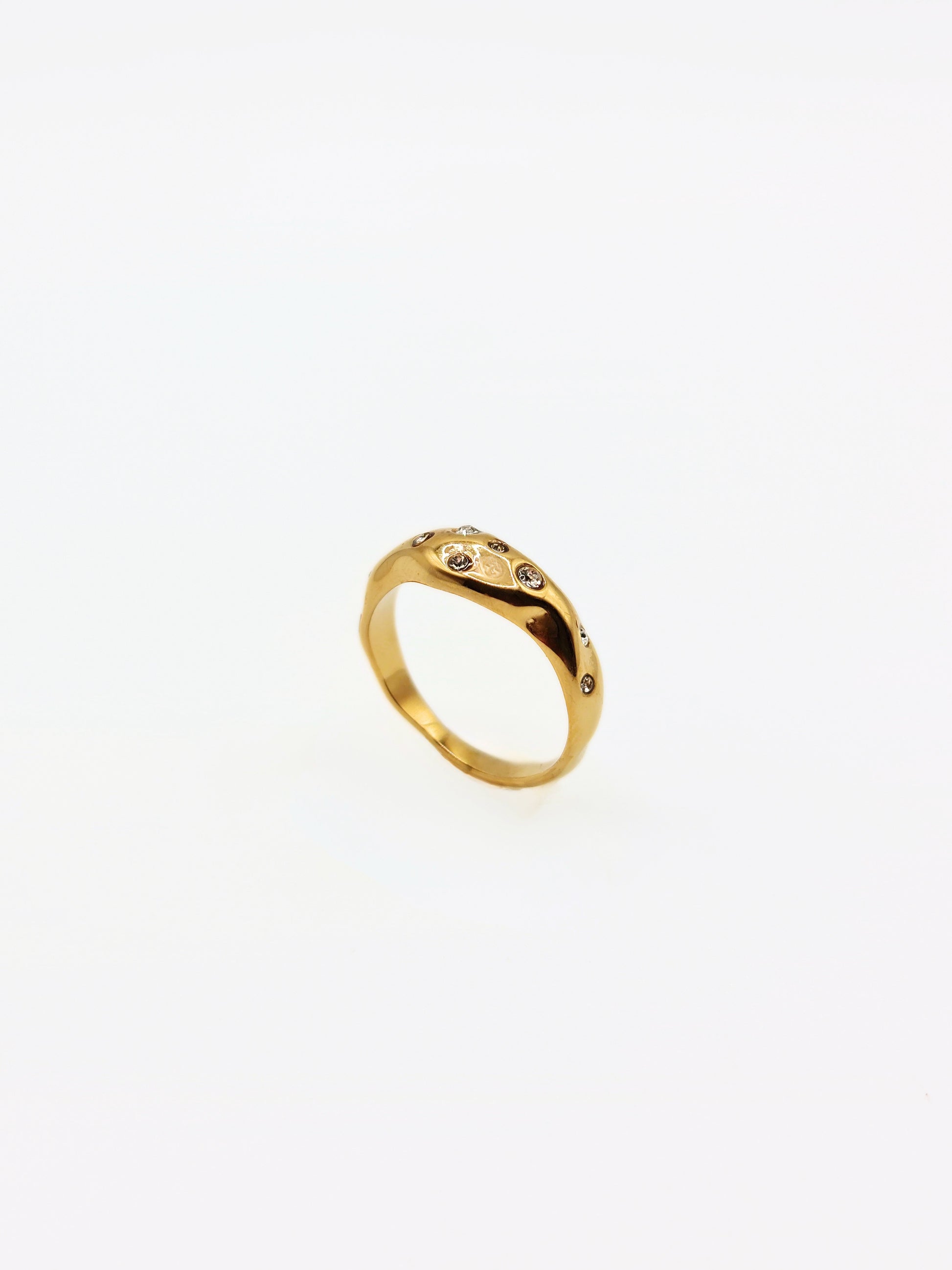 gold-crystal-organic-hammered-stacking-ring-stainless-steel-tarnish-free-jewellery-waterproof-ember-and-stone-5