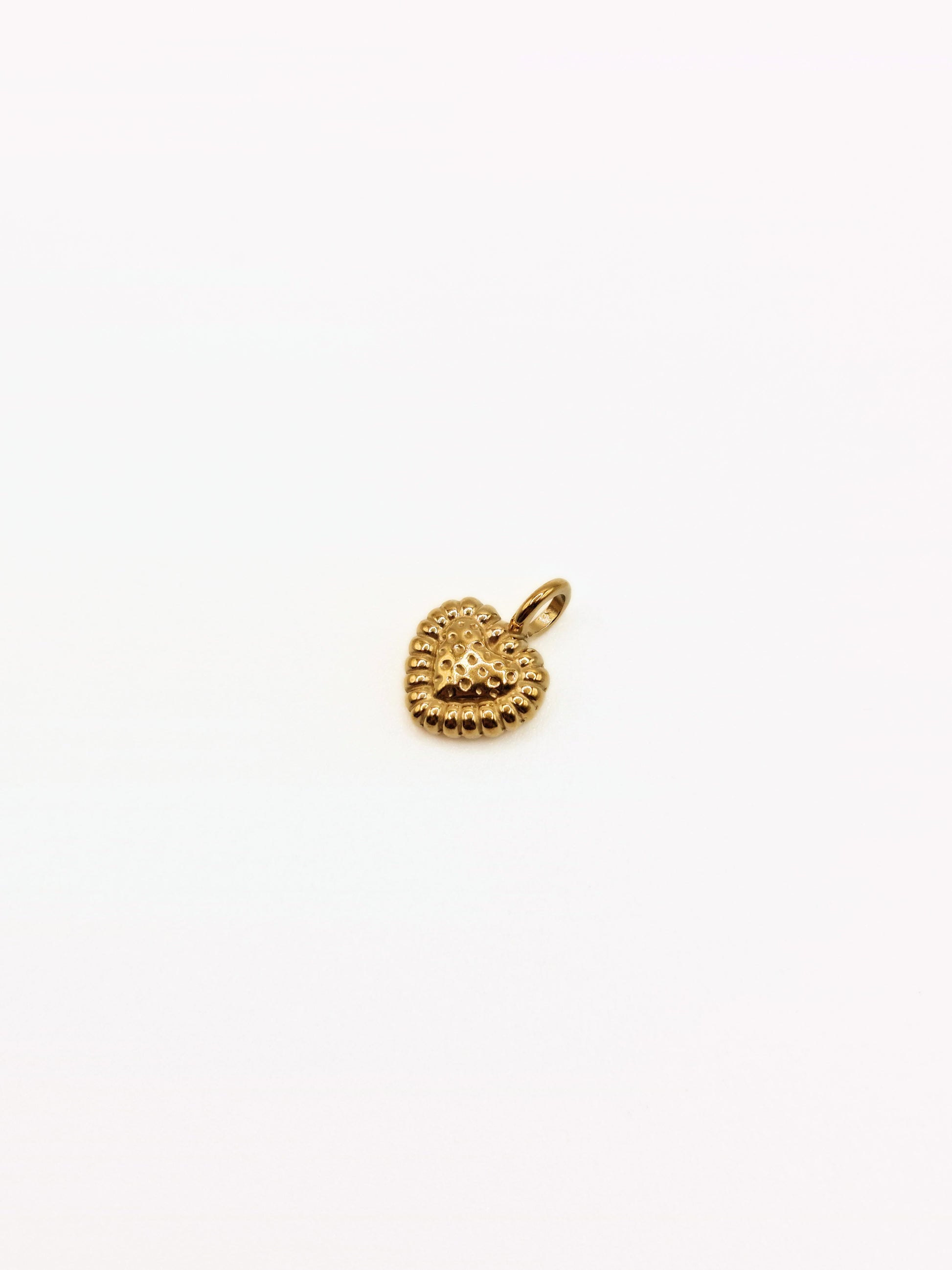 gold-heart-charm-necklace-boho-tarnish-free-jewellery-waterproof-stainless-steel-1