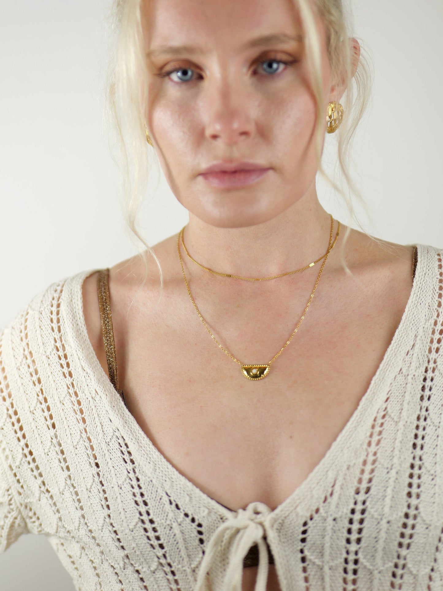 gold-moonstone-natural-stone-semi-precious-pendant-necklace-stainless-steel-tarnish-free-jewellery-waterproof-ember-and-stone-1