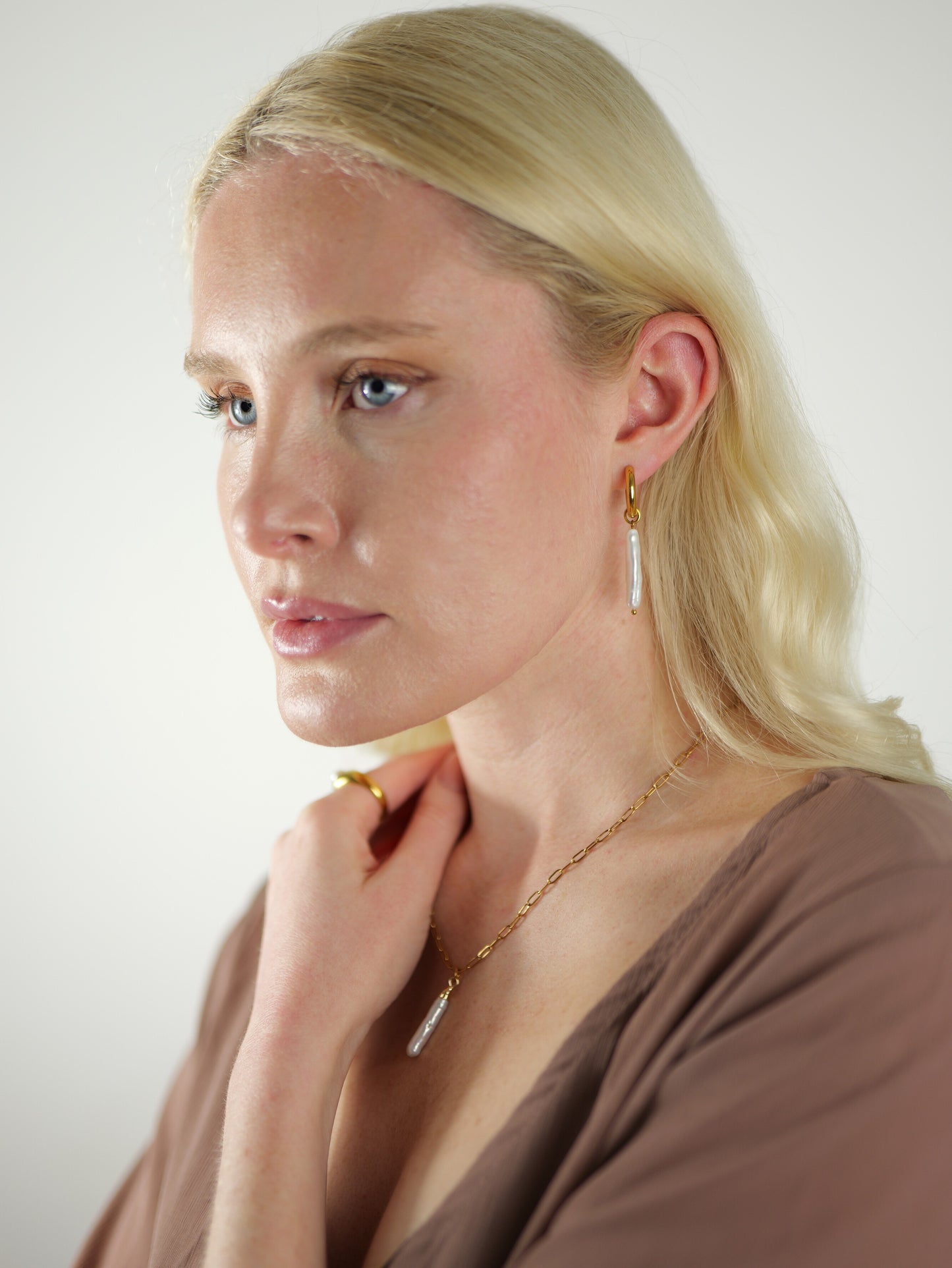gold-natural-organic-freshwater-real-stick-pearl-paperclip-chain-necklace-stainless-steel-tarnish-free-jewellery-waterproof-ember-and-stone-6