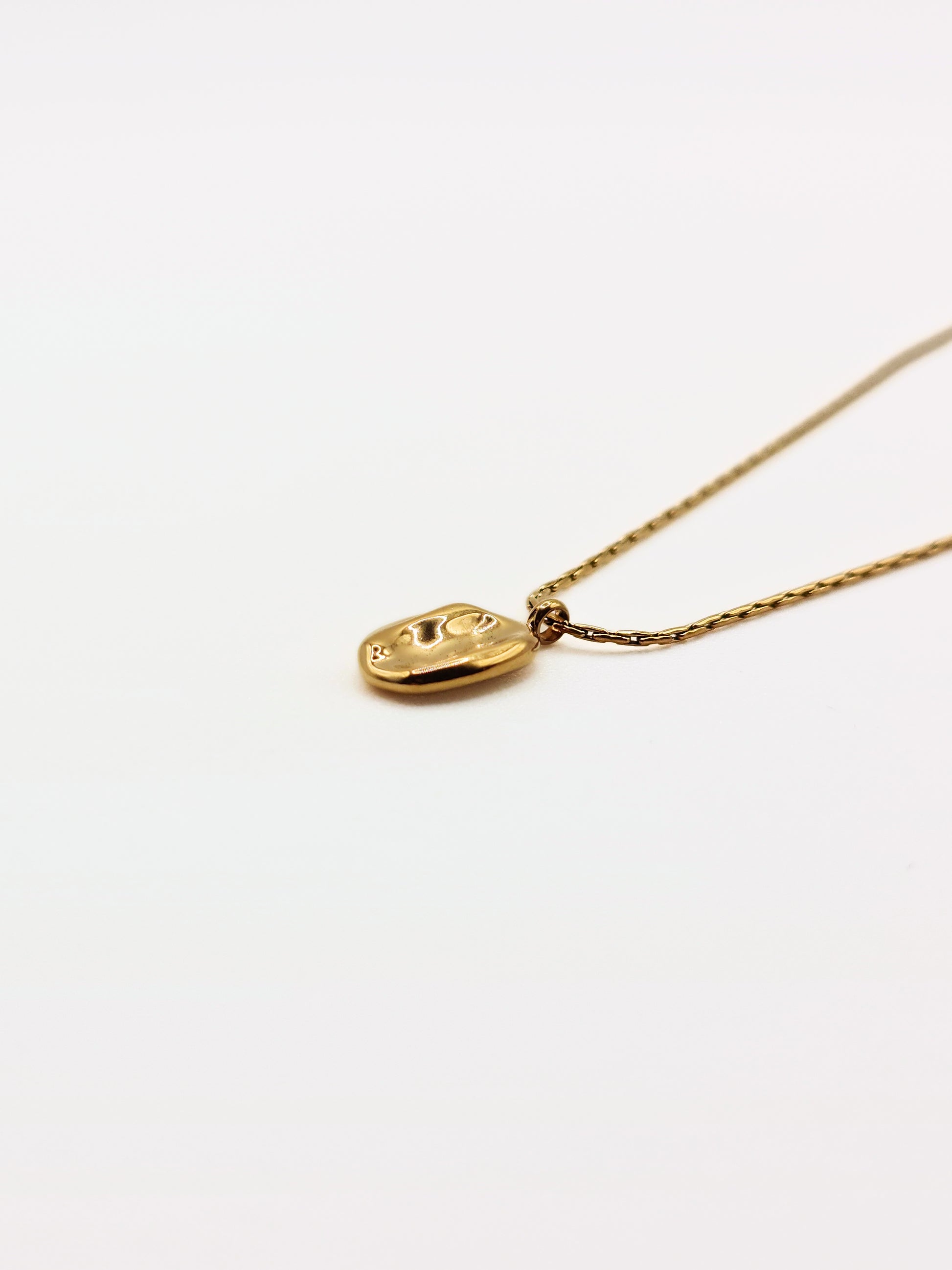 gold-organic-hammered-metal-pendant-necklace-stainless-steel-tarnish-free-jewellery-waterproof-ember-and-stone-9