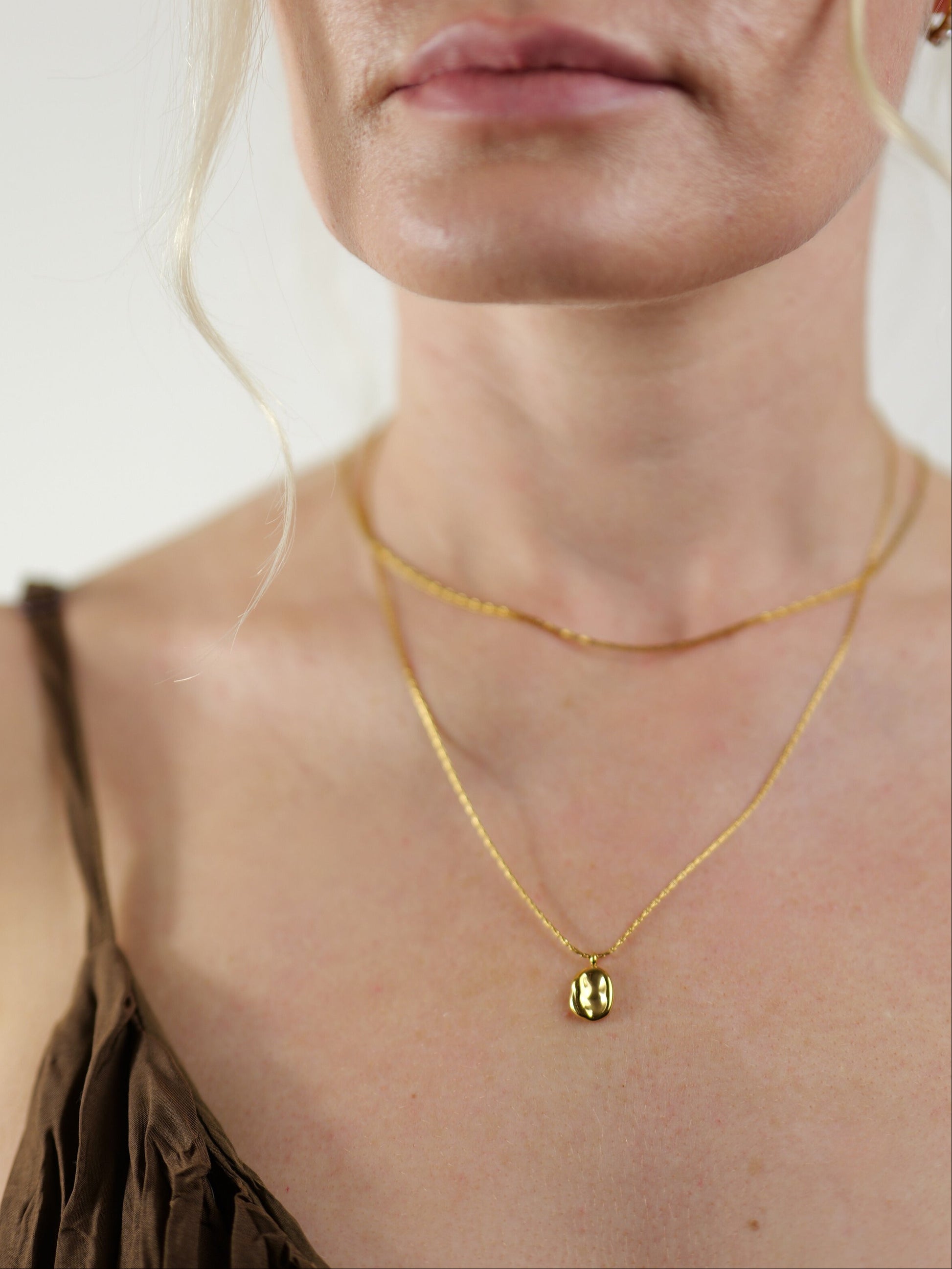 gold-organic-hammered-metal-pendant-necklace-stainless-steel-tarnish-free-jewellery-waterproof-ember-and-stone-9