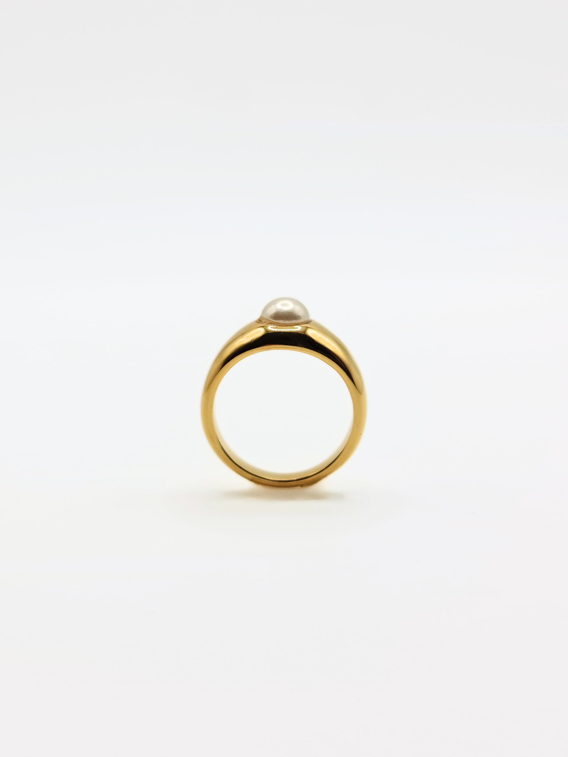 gold-organic-natural-freshwater-real-pearl-ring-stainless-steel-tarnish-free-jewellery-waterproof-ember-and-stone-1