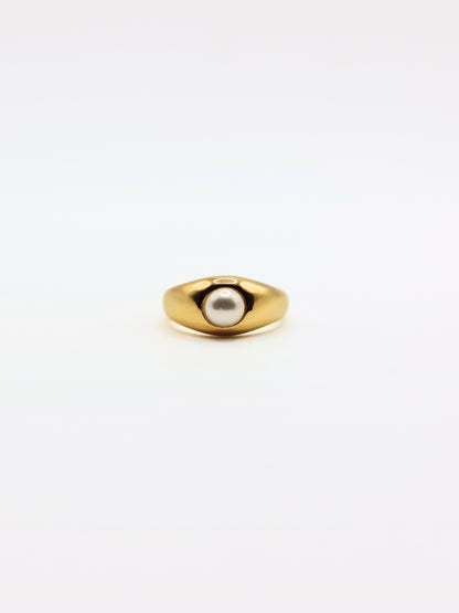 gold-organic-natural-freshwater-real-pearl-ring-stainless-steel-tarnish-free-jewellery-waterproof-ember-and-stone-1