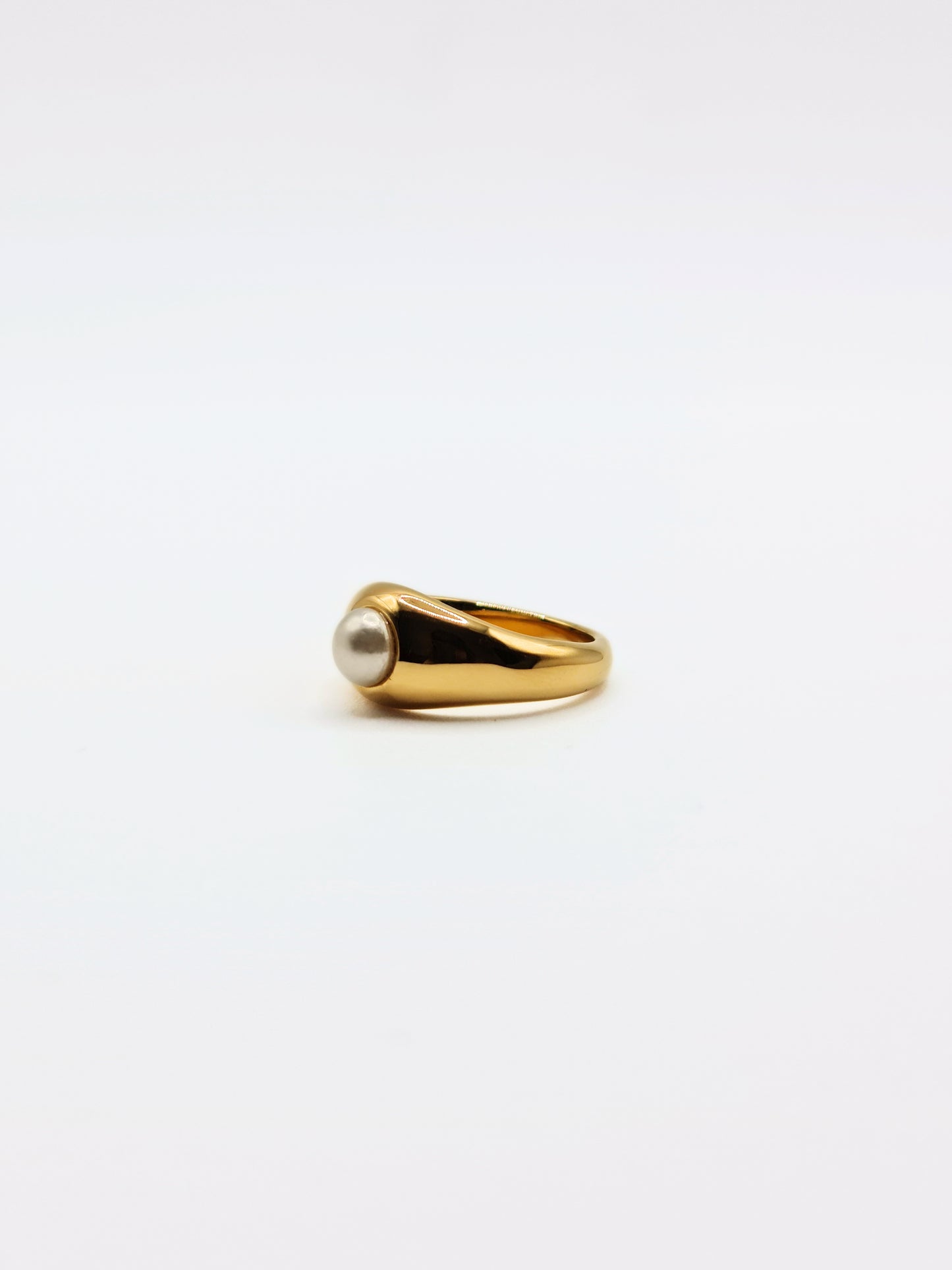 gold-organic-natural-freshwater-real-pearl-ring-stainless-steel-tarnish-free-jewellery-waterproof-ember-and-stone-1