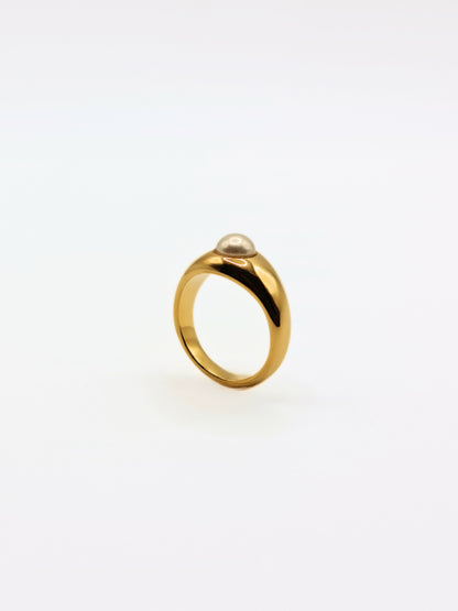 gold-organic-natural-freshwater-real-pearl-ring-stainless-steel-tarnish-free-jewellery-waterproof-ember-and-stone-1