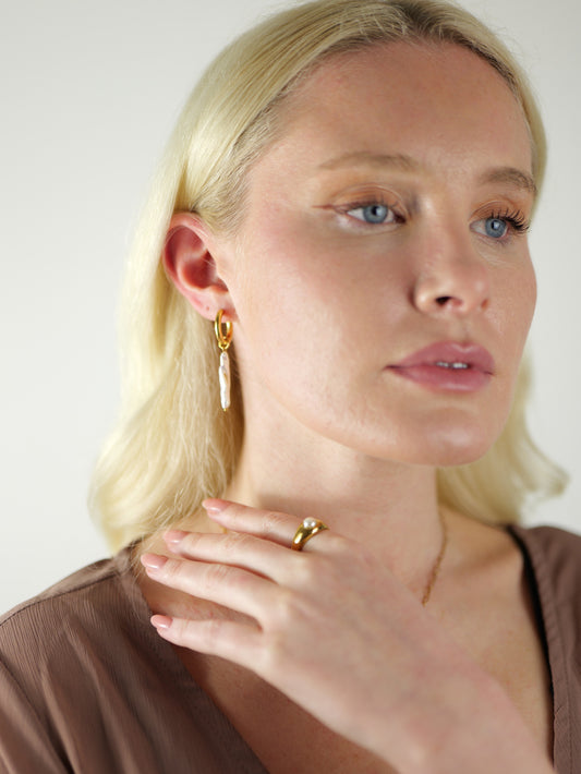 gold-organic-natural-freshwater-real-pearl-ring-stainless-steel-tarnish-free-jewellery-waterproof-ember-and-stone-1