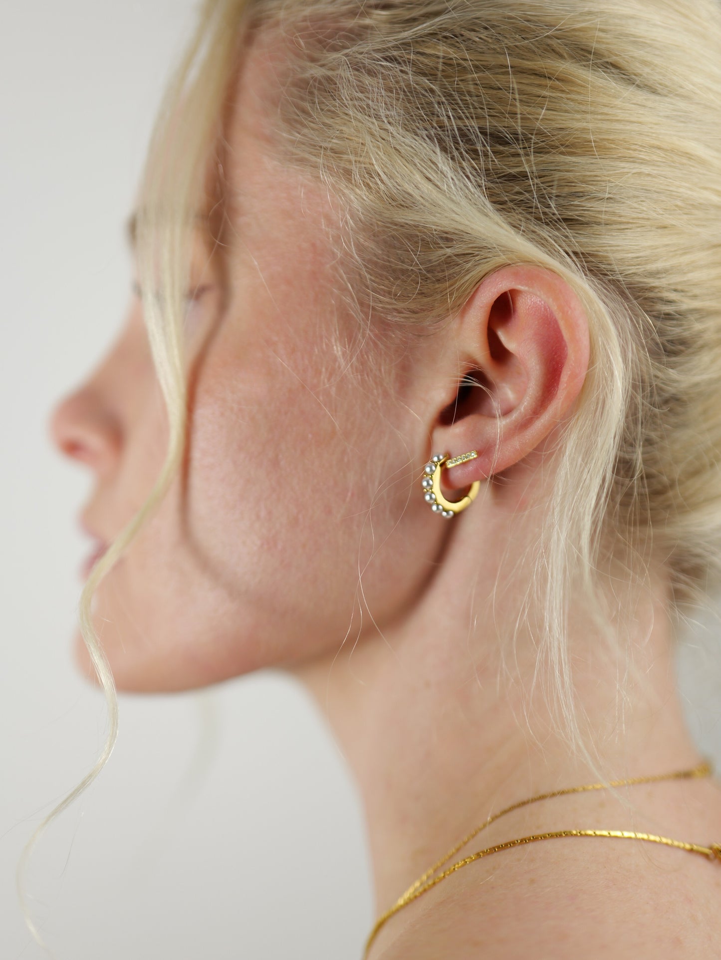 gold-pearl-huggie-hoop-earrings-stainless-steel-tarnish-free-jewellery-waterproof-ember-and-stone-1