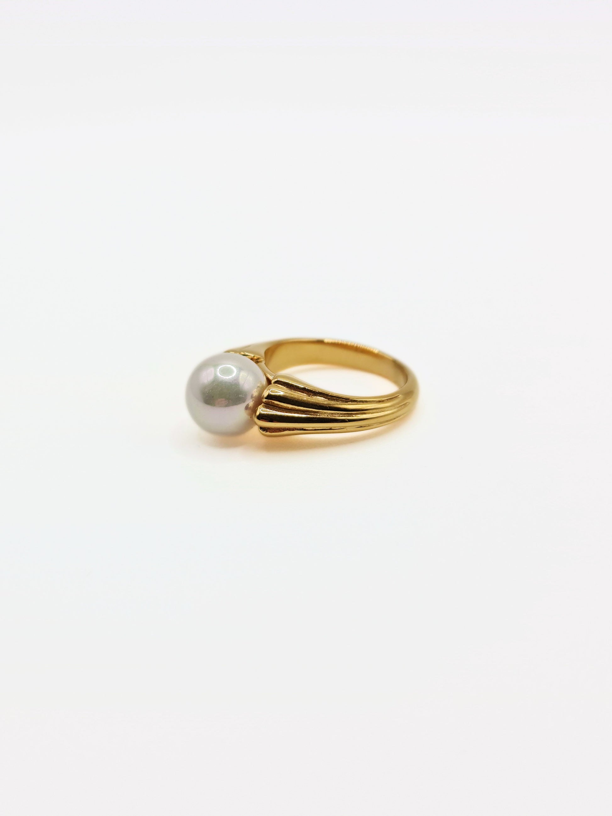 gold-pearl-statement-ring-vintage-stainless-steel-tarnish-free-jewellery-waterproof-ember-and-stone-2