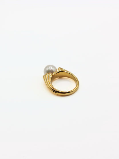 gold-pearl-statement-ring-vintage-stainless-steel-tarnish-free-jewellery-waterproof-ember-and-stone-2