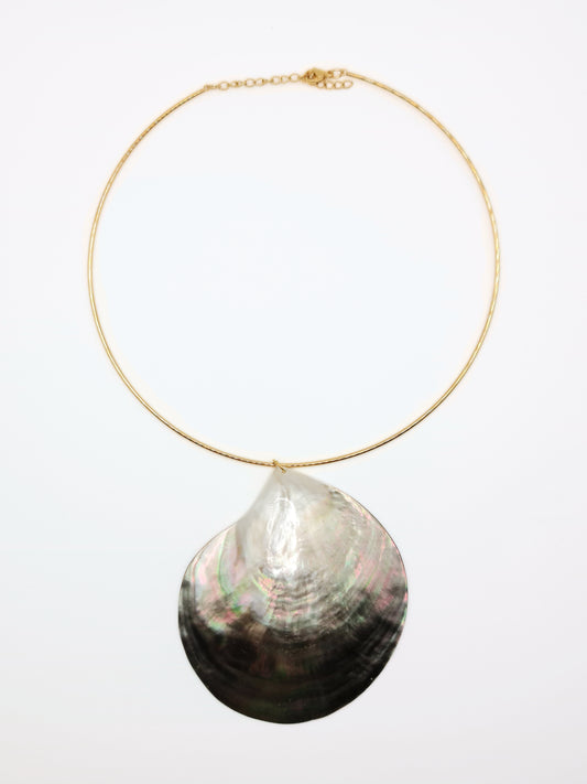 gold-real-natural-shell-collar-necklace-summer-jewellery-stainless-steel-tarnish-free-jewellery-waterproof-ember-and-stone-6