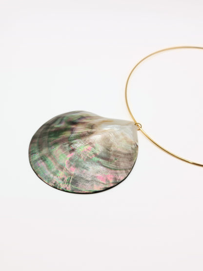 gold-real-natural-shell-collar-necklace-summer-jewellery-stainless-steel-tarnish-free-jewellery-waterproof-ember-and-stone-6