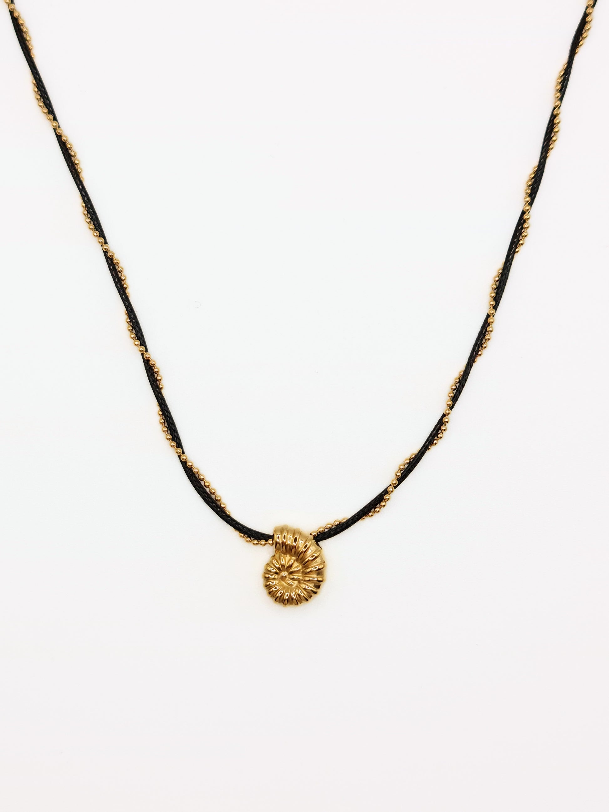gold-seashell-rope-pendant-necklace-summer-jewellery-stainless-steel-tarnish-free-jewellery-waterproof-ember-and-stone-1